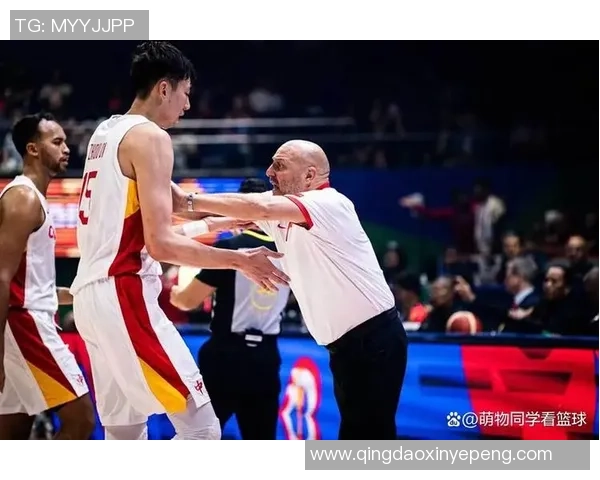 广州篮球队在世界杯中的默契配合展现团队精神与战术执行力